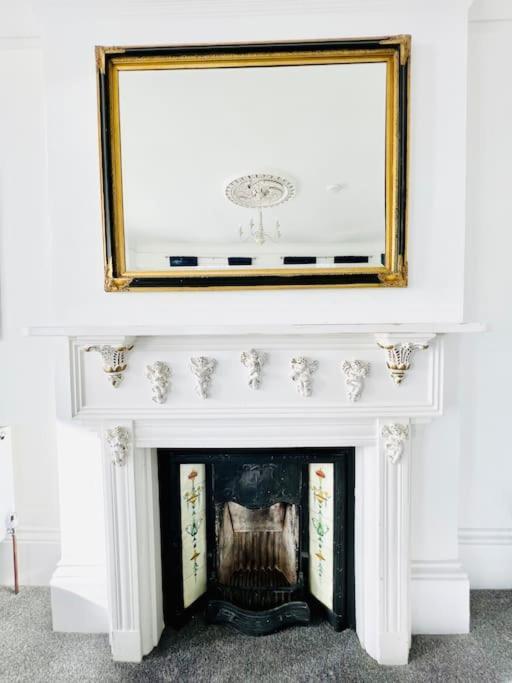 Flat 4 Marine Parade House, 1 East Cliff- Next To Dover Port, White Cliffs, Beach, Castle מראה חיצוני תמונה