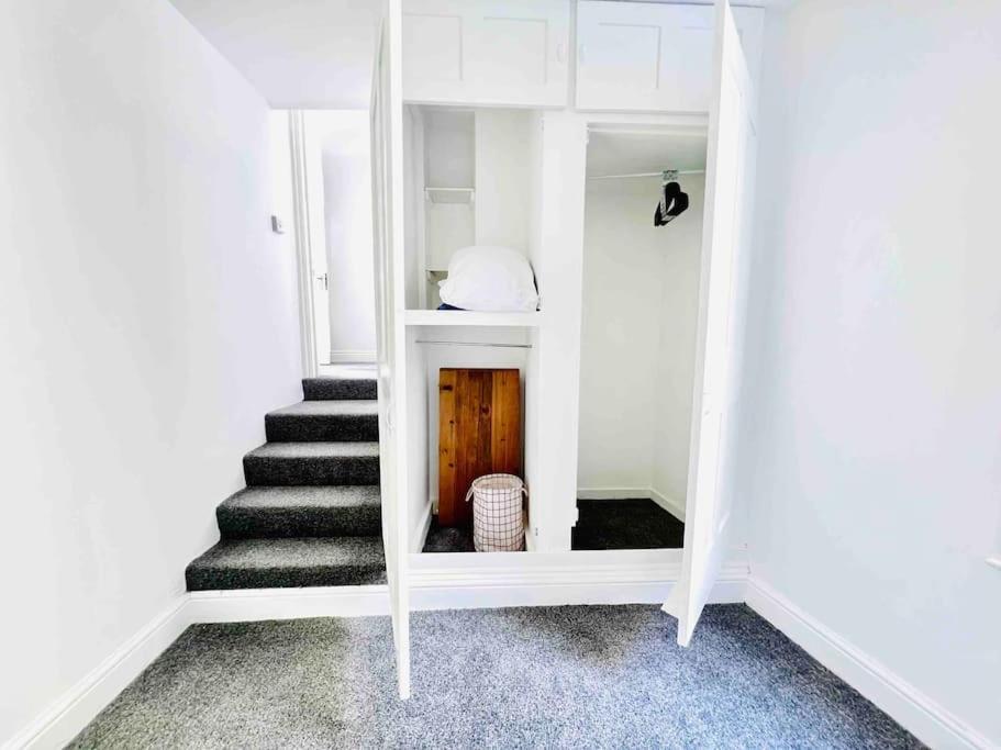 Flat 4 Marine Parade House, 1 East Cliff- Next To Dover Port, White Cliffs, Beach, Castle מראה חיצוני תמונה