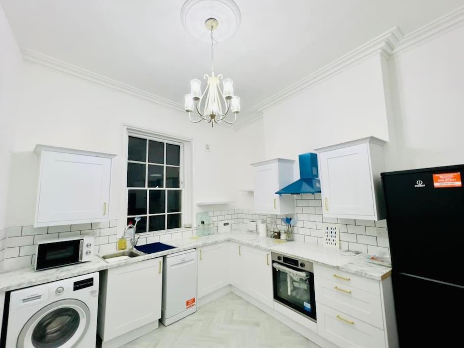 Flat 4 Marine Parade House, 1 East Cliff- Next To Dover Port, White Cliffs, Beach, Castle מראה חיצוני תמונה