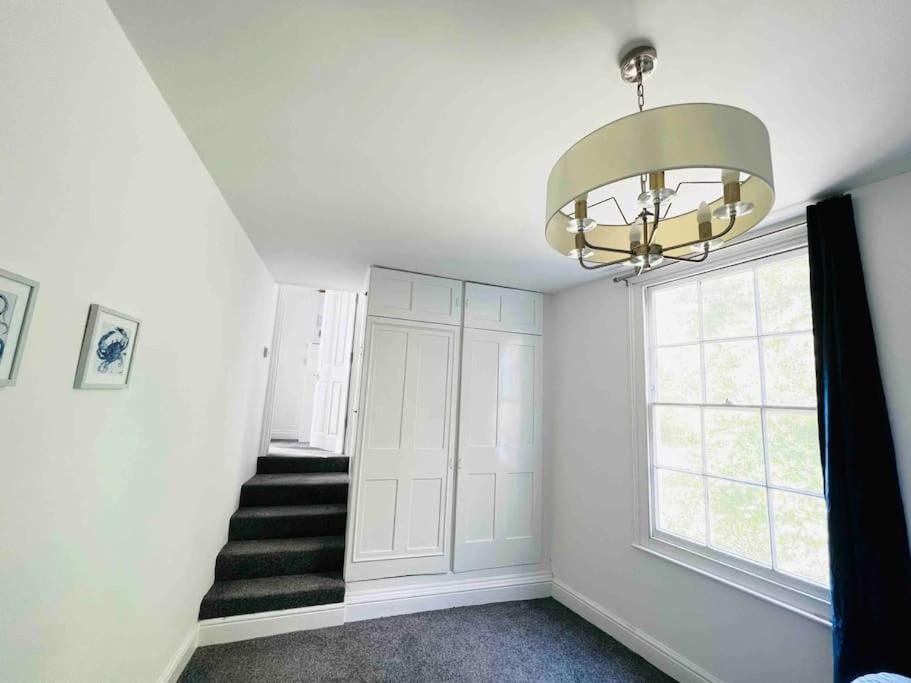 Flat 4 Marine Parade House, 1 East Cliff- Next To Dover Port, White Cliffs, Beach, Castle מראה חיצוני תמונה