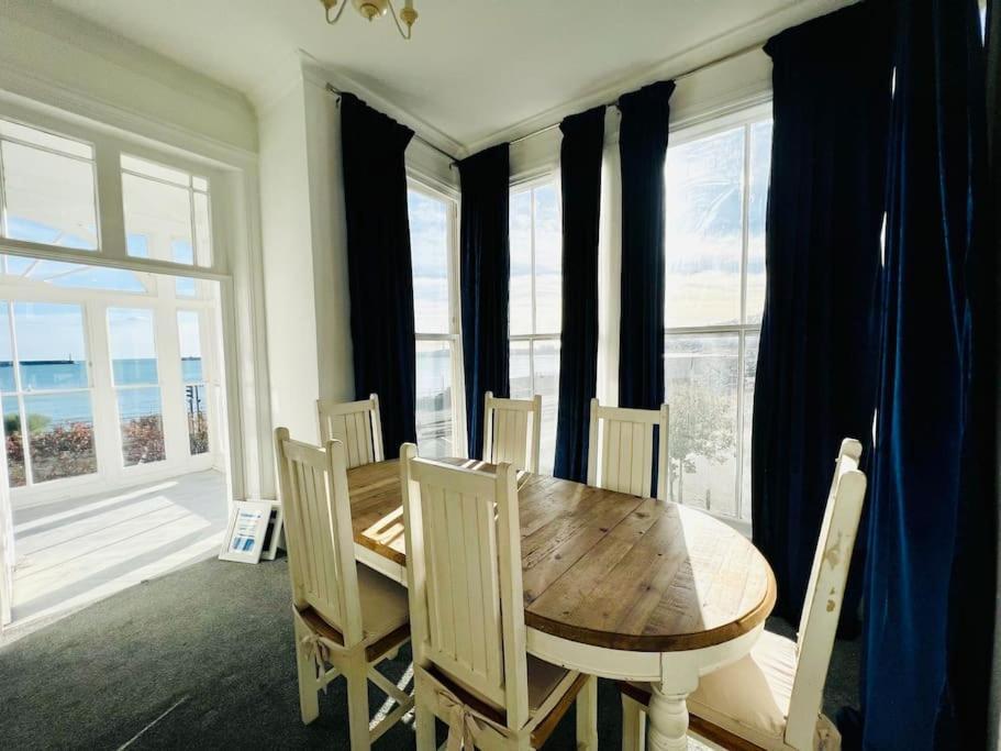 Flat 4 Marine Parade House, 1 East Cliff- Next To Dover Port, White Cliffs, Beach, Castle מראה חיצוני תמונה